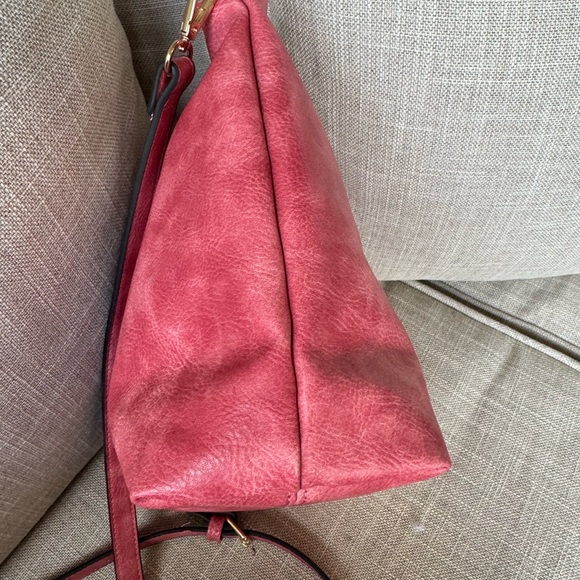 Pink Duffle crossbody bag nwot - Picture 10 of 16